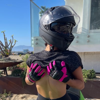 Sarah 🏍️