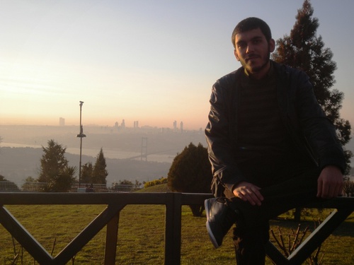 AzmiKesal's profile picture. 