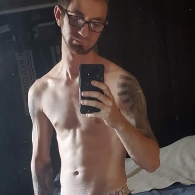 18+. gaymer. Follow me and hit me up if you'd like. https://t.co/Ip44DRssSc
