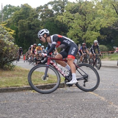 dq_ks's profile picture. mkwチーム代表、チーム歴まるいち（E1）→イナーメ信濃山形（JPT）→mkw（E１）→mkw（M）とチャリダー、ロードレース男子部、相棒はエモンダ 、趣味はキャンプ