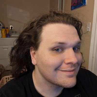 Comic and Game Shop manager with opinions!   
They/Them
Now Streaming on Twitch Dsulltv 
https://t.co/IvkcWQL5Gk