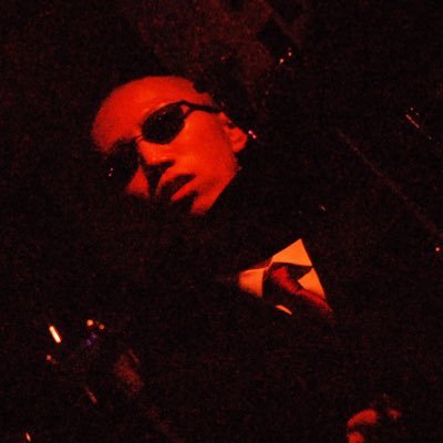 秋田県由利本荘市出身、東京都内で活動中Drummer of BLACK STONERS @NANA25089925342 スキンヘッドドラマー