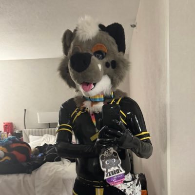 Riel_AussieAD's profile picture. AD of: @Riel_Aussie | 18+ Only 🔞❗️| 26 | Dragon-Alien-Shark-Dog-Drone thingy | Inflatables & 🎈| DemiPan | 🖤🤍: @KlagaSkunk | TG: @rielaussie