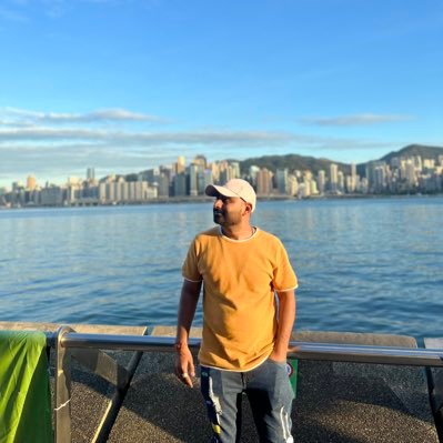 MotisariyaUjash's profile picture. Be savage not average.