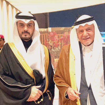 والمرء بالأخلاق يسمو ذكره ،، وبها يُفضل فى الورى ويُوقر