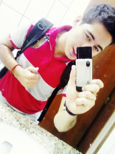 Menino que te encαntαα ;
Gαrotoo que te fαscinα ;
Homem que te enlouquecee.