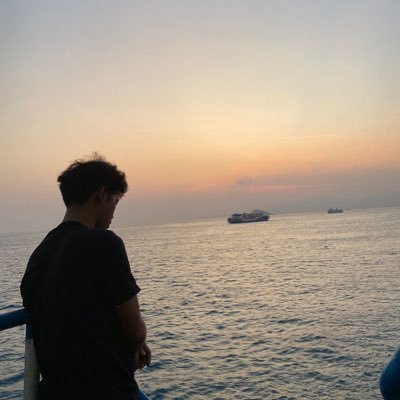 bergabung ke dunia sejak aku diselundupkan dikamar pengantin, dan tegang.