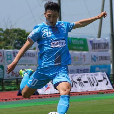 大阪府八尾市出身⚽️ 　　 選手歴　FCティアモ枚方←ヴァンラーレ八戸FC （J3）←近畿大学体育会サッカー部主将 ←セレッソ大阪U-18←セレッソ大阪西U-15←八尾太陽リンクスSC                                         インスタもお願いします⏬