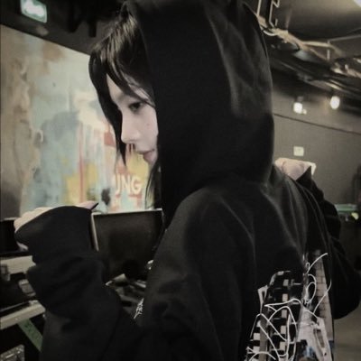 gigiplac3's profile picture. renjun and girls