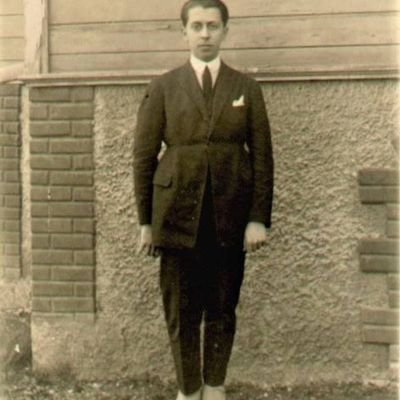 AXU4434's profile picture. BÜYÜK !! DİPLOMATI RAHMETLE ANIYORUM.

GERÇEK VATANSEVER.
FETÖ SEVMEZ.KUDURTMA YERİ🇹🇷

HİÇBİR ŞEY YA DA KİMSE VATANIMDAN ÜSTÜN DEĞİLDİR.