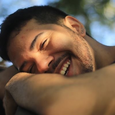 Mr_girassoul's profile picture. me perdi no meio do caminho e esqueci que tava perdido
(por favor não perguntar oque ta acontecendo, nem eu sei)