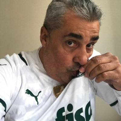 Se for para falar de Palmeiras é bem vindo, se vier falar de Politica é bloc direto!