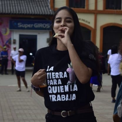 Politóloga (e) 📚
Vocera Colombia Humana. ✊🏼 Feminista Ruta Pacífica de las Mujeres 🦋