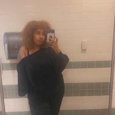 BreBeautySrvs's profile picture. 📍NYC  Just a Hogwarts girl living in a Muggle world. Hufflepuff 💛 🌍🛩 Wanderlust Critical Medieval Race Historian  CUNYBA/MEC 2023 🎓