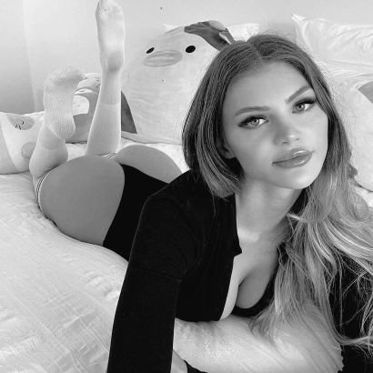 Nikolett2652821's profile picture. kikészítelek a puncimmal💋