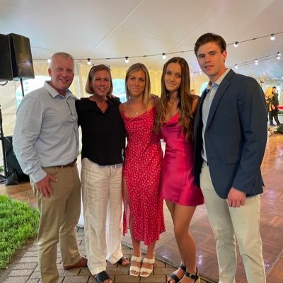 sararobertt's profile picture. Deerfield Academy ‘22 | Boston College ‘26