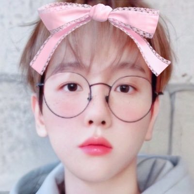 fan account ♡ 𝑏𝑦𝑢𝑛 𝑏𝑎𝑒𝑘ℎ𝑦𝑢𝑛 @b_hundred_hyun 𝑪𝒉𝒂𝒏𝒃𝒂𝒆𝒌 𝟔𝟏𝟒 ♡ | @BAEKHYUN_INB100