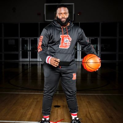 CoachLoso's profile picture. I’m coach Larenzo Barber  Varsity Assistant coach for Dunbar High school boys basketball graduate and college athletic 🏀 #Lackawanajuco10 #ShawU15