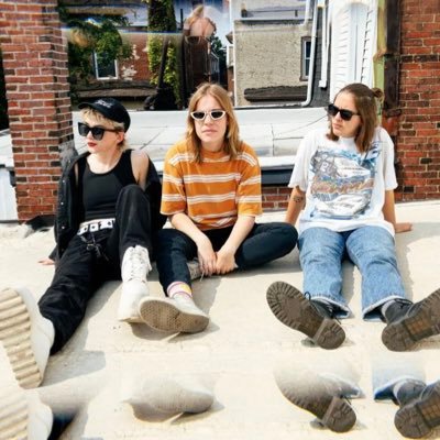 A friendly rock and roll band. New song “Cut Me a Garden” out now: ⬇️👑🐀