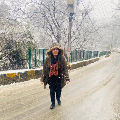 muskan270499's profile picture. जय श्री राम 🙏🚩
ॐ त्र्यम्बकं यजामहे सुगन्धिं पुष्टिवर्धनम्।
उर्वारुकमिव बन्धनान् मृत्योर्मुक्षीय मामृतात्॥📿🕉️🙏🙇🏻‍♀️
हर हर महादेव🕉️🙏🌼📿
Karma believer😌