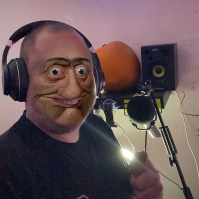 Est2004 - Follow me on Twitch for all the latest music streams! Guaranteed top tunes and chat. Please share 🎧🎶 https://t.co/4khvDJnixX