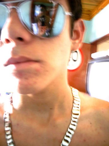 desde 1993 estragando tudo e decepcionando pessoas (: