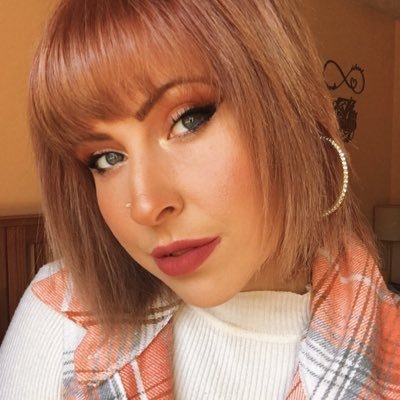 I'm Sarah Elizabeth. 31 years of blah.