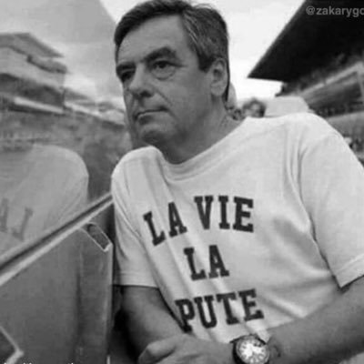 Benetthon's profile picture. je vois des gens qui aiment exprimer publiquement leurs lacunes