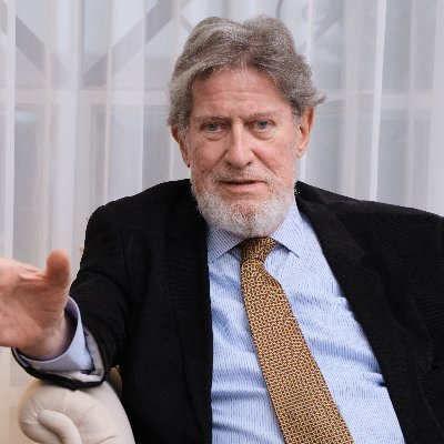 Ex Vicepresidente de Uruguay - 
Embajador de Uruguay en Perú