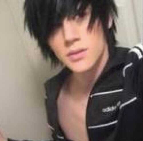 TheDarkestDay48's profile picture. My name's Damian. [Gay|Single|17] Dont be shy, I dont bite... hard ;)