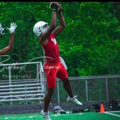 HHS Class of 2024 Football/Track🏈🎖️ #28 OLB/DB/S 6’1 195. 40time-4.50 jlgrace1@icloud. Senior HighlightFilm- https://t.co/SS5SJ5FwWc