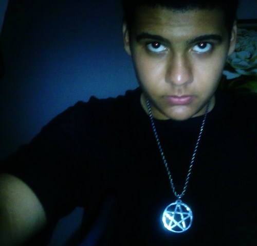 Aprenda como se você fosse viver para sempre. Viva como se você fosse morrer amanhã.

Determinação , Honra , Sinceridade...

Follow me! =]