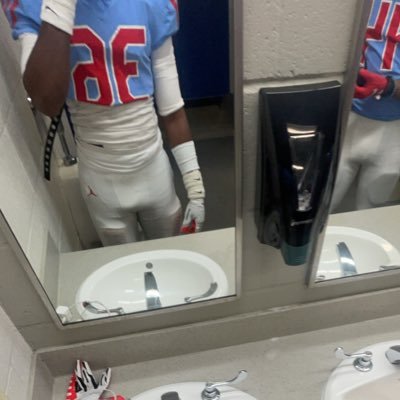 @battle #TESTED @arelite7v7 c/o 2026 OLB/DB 3.0 GPA 5’9 170 4.7 40 yard dash Parkview High School, Little Rock, AR email address EJ1223@proton.me