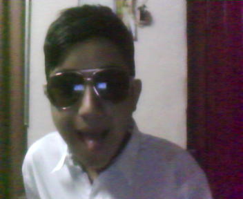 PONIENDOREGLAS's profile picture. todo el dia en la calle con mi socio @lamanonegra ablando de eso