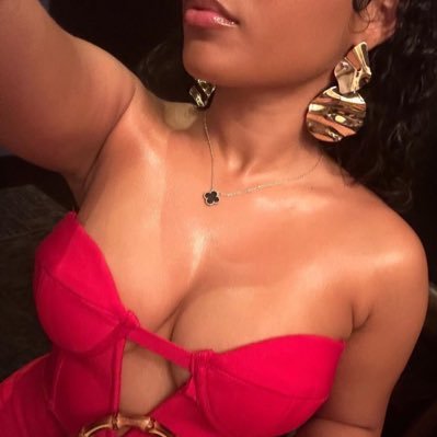 aliyahwhatf's profile picture. 