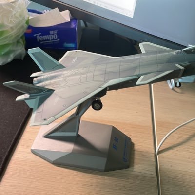 elfinmoon889's profile picture. 