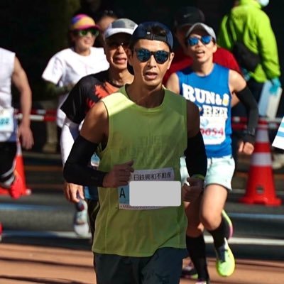 生きてる内にサブ3.5達成を目論む初老のランナーです🏃フル後半で必ず足が攣ります😭からの〜大失速という負のスパイラルから脱出したい今日この頃🤔 フルのベストは4年前の3:53分です。こいつもそろそろ卒業したい😅ランナーの皆さん！どうぞ宜しくお願いします👍