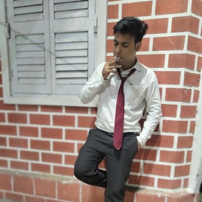 Aakashhhh_'s profile picture. An ardent SRK admirer and a Leo Messi fanboy