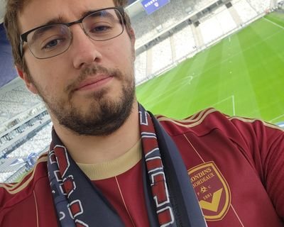 Supporters Bordelais et du Bayern

Passionné de foot

Chroniqueur sur Girondins Analyse et 100% Marine et blanc 
École de journalisme 
Globe Trotter des stades