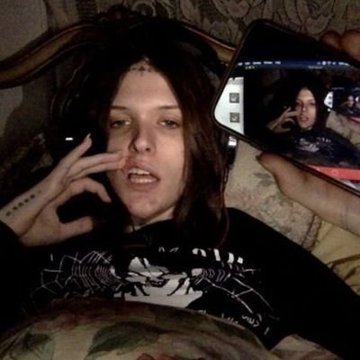 heysainte_'s profile picture. god loves you, but not enough to save you. - ethel cain
