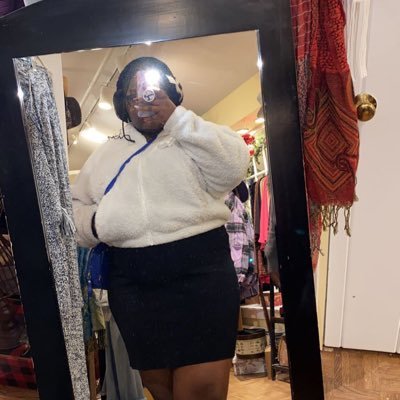 MoniqueMyall's profile picture. 