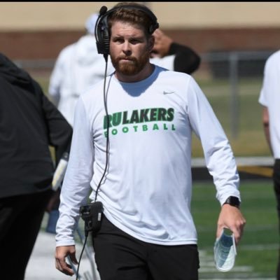 Assistant HC and Offensive Coordinator @RULAKERFB #RideTheWave #NCAAD2 #GLIAC