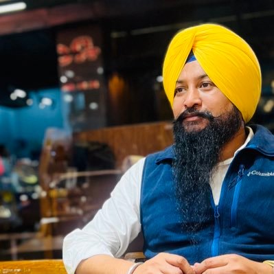 ੧ਓ ਸਤਿਨਾਮ ਕਰਤਾ ਪੁਰਖੁ ਨਿਰਭਉ ਨਿਰਵੈਰੁ ਅਕਾਲਿ ਮੂਰਤਿ ਅਜੂਨੀ ਸੈਭੰ ਗੁਰ ਪ੍ਰਸਾਦਿ।।