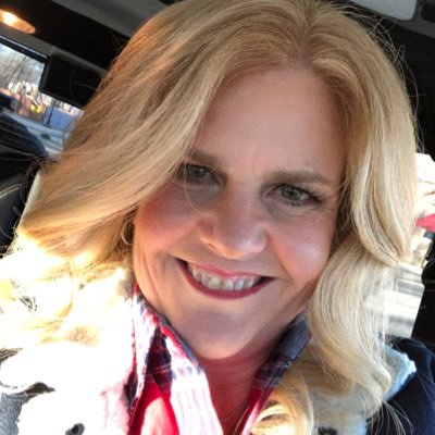 Train, run, play.Stand for democracy vote BLUE! #finsup 🐬French Horn Player, Marathoner, Wife, Mom. Border Collie mom. 🏳️🌈🇺🇦🇺🇸🇬🇧🇿🇦🚫dms #Harris24
