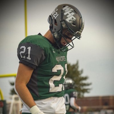 WHB VFootball| 6’0 | 180 lbs | 2025 | KO, K, P, RB, LB, ATH| 3rd team All-State | 2nd team All-Long Island | All Division | coach ~ @CoachSchaum