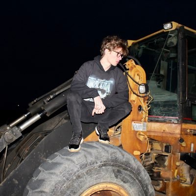 spenderalabenda's profile picture. Why Don’t They Put The Deer Sign On The Deer