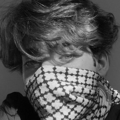 Amiralimiii's profile picture. امیــــرعلی هستم/ 
سربازِ مُنجیِ عالم