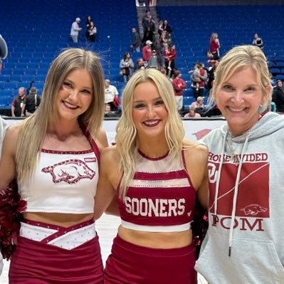 Romans 8:38 OU Alum ⭕️🙌🏻 Having fun being the mom of a Sooner Pom and a Razorback Pom #boomersooner #gohogs