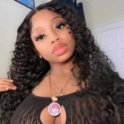 26🧑🏽🎓. I’m just here to do good, live good & love hard. no more, no less. -Quincy