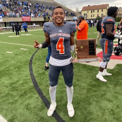 Wv-Martinsburg High, co‘24/21/23 State Champs  @concordfootball commit Doveramar23@gmail.com